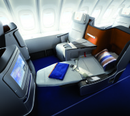 Der neue Business Class Sitz bei LH soll durch die V-Anordnung mehr Privatsphäre gewährleisten