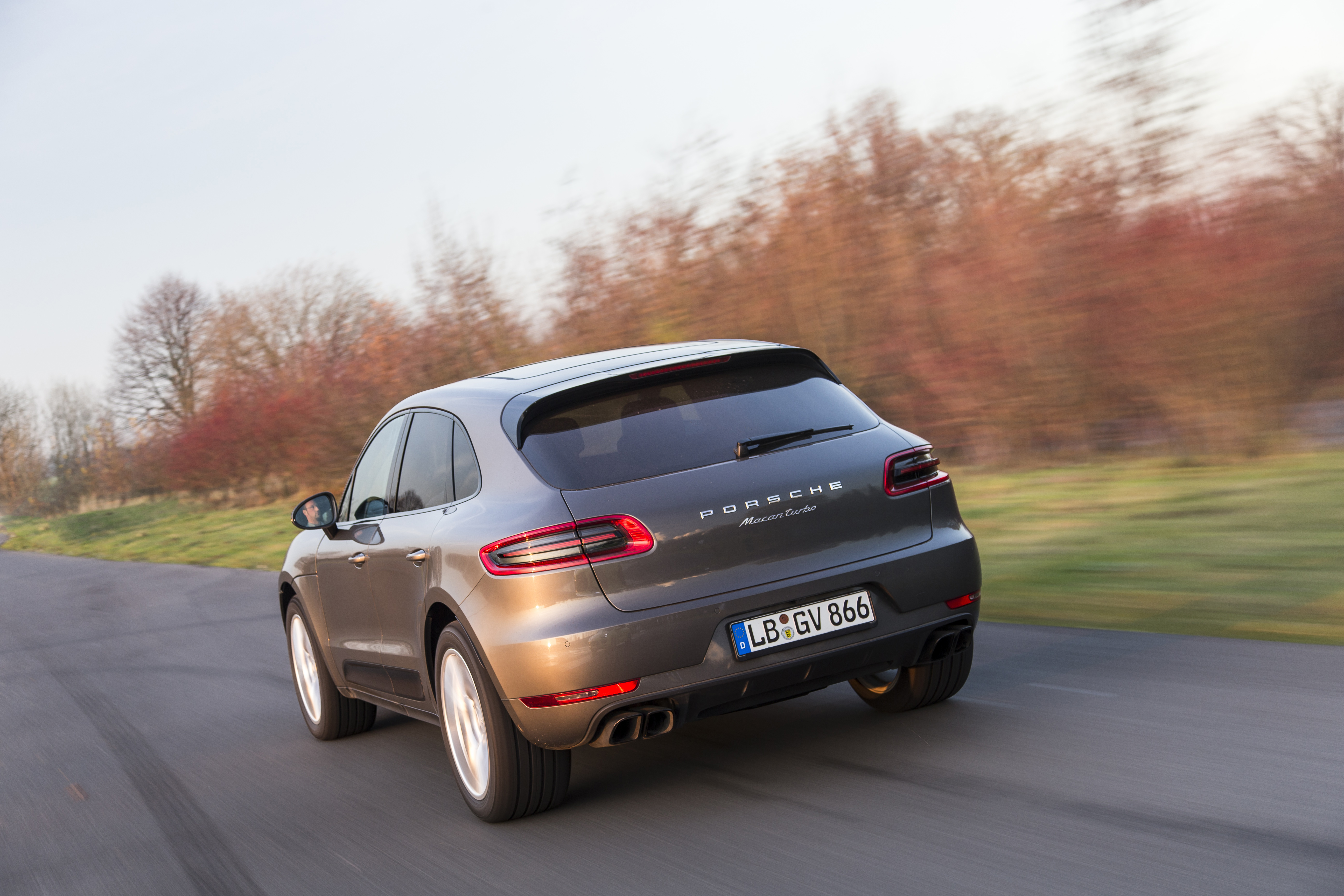 Включу макана поеду. Porsche Macan машина Porsche Macan. Порше Макан 2000. Porsche Macan 84. Porsche Macan 21 года.