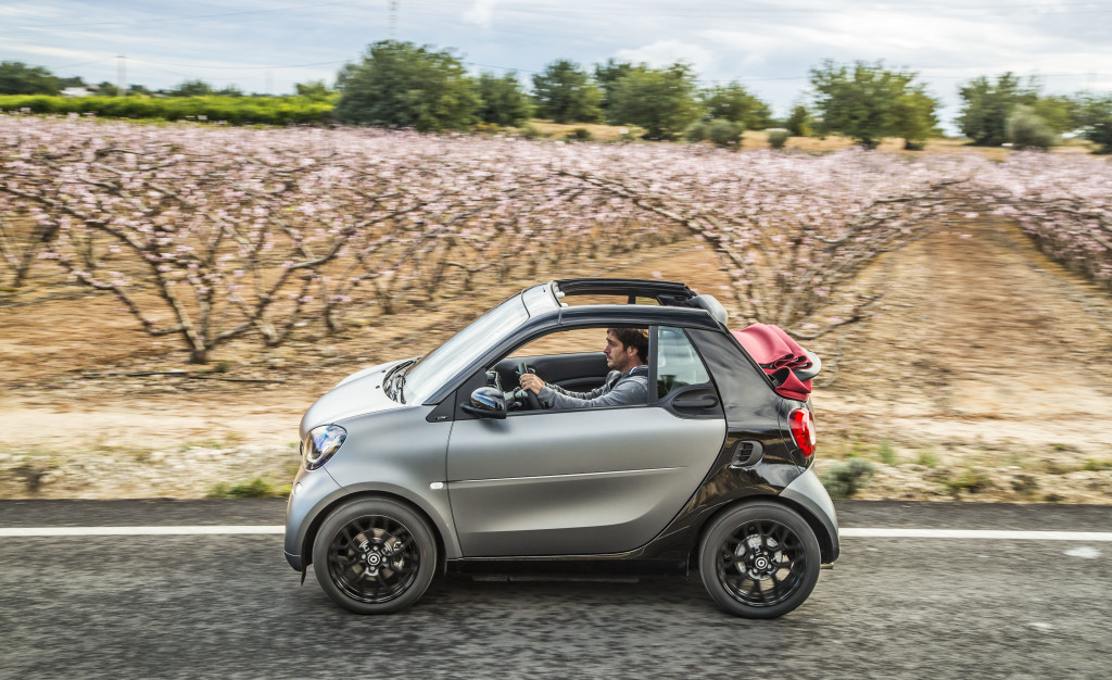 Minimale Maße - maximaler Spaß: Das smart fortwo cabrio
