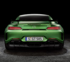 superfine from behind: Der AMG GT-R aus der Perspektive, aus der man ihn meistens sehen dürfte