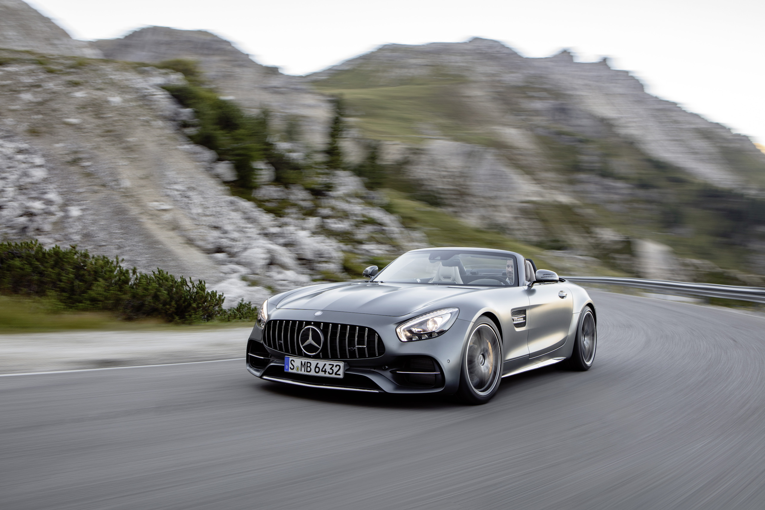 Der Mercedes-AMG GT Roadster