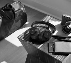 Leica zum Hören - Mit Hilfe von Master & Dynamics entwarf der Kameraspezialist eine Kopfhörerserie